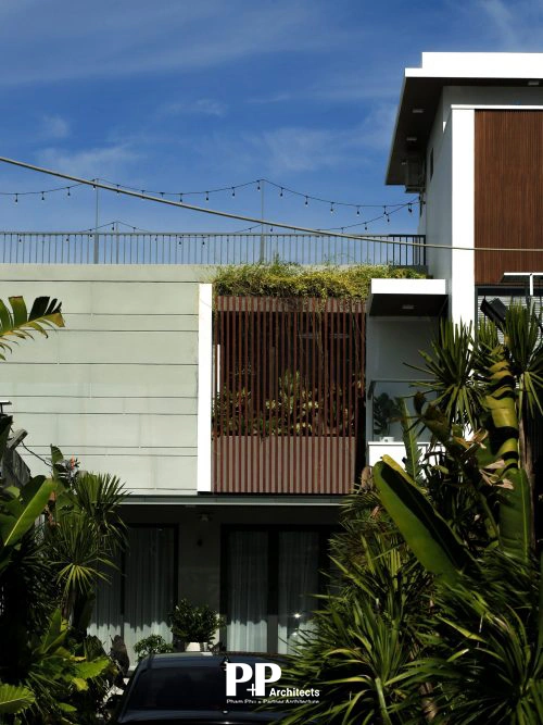 Thiết kế villa cao cấp với ánh sáng tự nhiên, thông gió chéo và vật liệu gần gũi