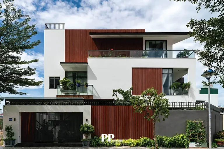 Kiến Trúc Villa Xanh Nha Trang: Giải Pháp Chọn Vật Liệu Cho Vùng Khí Hậu Đặc Thù 12 Kiến trúc Villa xanh Nha Trang với mặt tiền hiện đại, cây xanh và vật liệu ốp ngoài trời