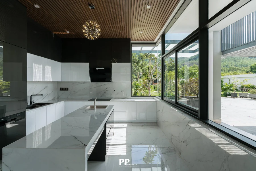 Villa xanh sử dụng ánh sáng tự nhiên trong thiết kế nội thất