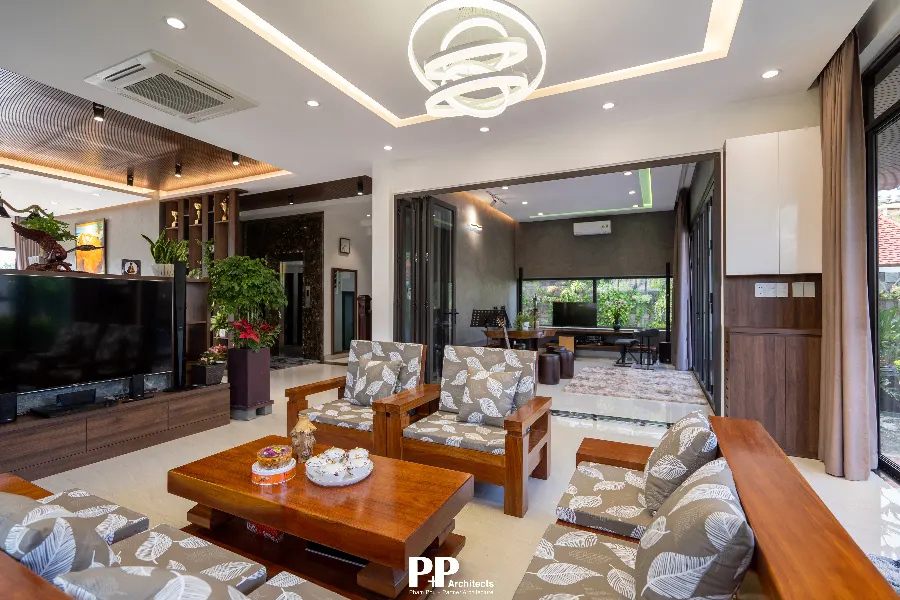 Thiết kế kiến trúc villa Nha Trang: 5 giải pháp tạo nên không gian biệt thự có chiều sâu 4 Thiết kế kiến trúc villa Nha Trang với phòng khách mở và không gian sinh hoạt liên thông