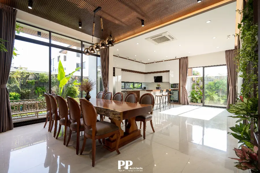 Thiết kế kiến trúc villa Nha Trang: 5 giải pháp tạo nên không gian biệt thự có chiều sâu 6 Thiết kế kiến trúc villa Nha Trang với khu bếp ăn mở và ánh sáng tự nhiên