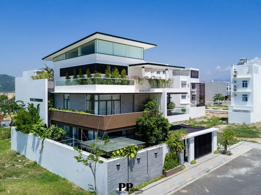 Công Ty Thiết Kế Villa Tại Nha Trang: 10 Tiêu Chí Kinh Nghiệm Được Đo Bằng Giá Trị Của Công Trình 11 Công ty thiết kế villa tại Nha Trang Kiến Trúc PP với villa nhiều ban công và không gian xanh tại Nha Trang