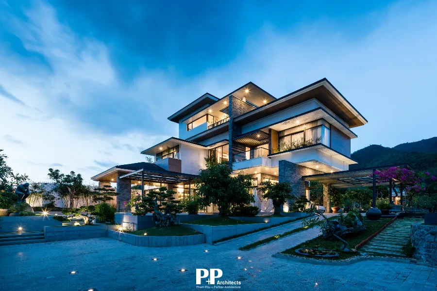 Thiết Kế Villa Nha Trang Uy Tín: 7 Giá Trị Tạo Nên Một Công Trình Có Chiều Sâu 14 Thiết kế villa Nha Trang uy tín với kiến trúc sân vườn và cảnh quan đồng bộ