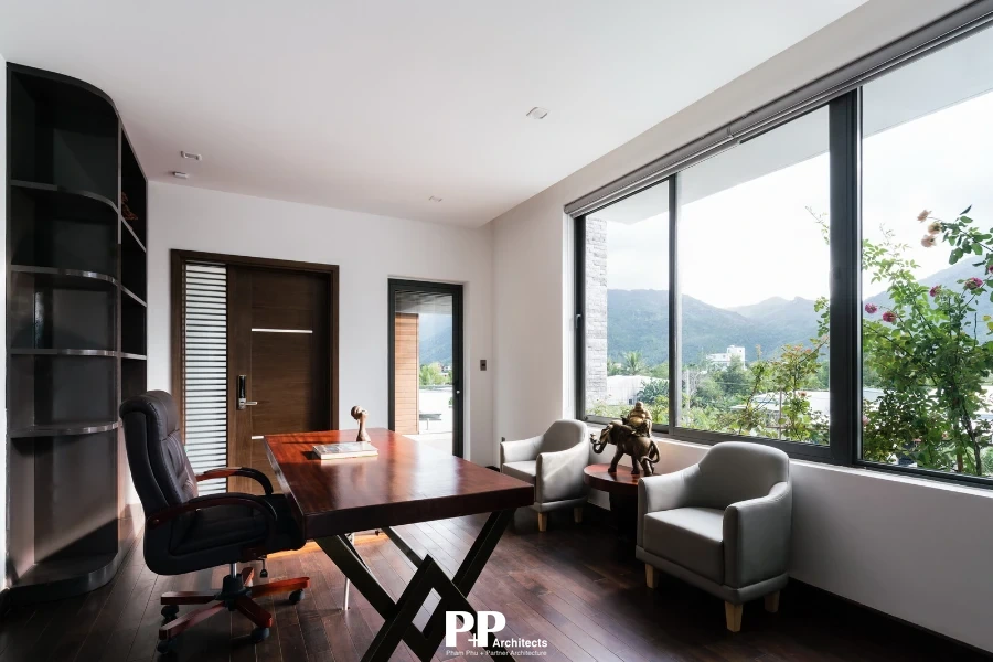 Thiết Kế Villa Nha Trang Uy Tín: 7 Giá Trị Tạo Nên Một Công Trình Có Chiều Sâu 13 Thiết kế phòng làm việc villa Nha Trang hướng ra cảnh quan núi