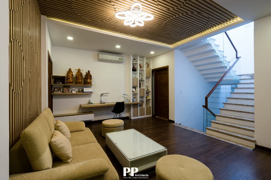 Kiến trúc sư biệt thự Nha Trang: 6 năng lực cần có với một dự án quy mô lớn 8 Kiến trúc sư biệt thự Nha Trang với phòng sinh hoạt gia đình cạnh cầu thang