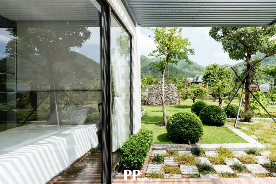 Thiết kế villa biệt thự xanh Nha Trang với phòng ngủ kết nối trực tiếp cảnh quan