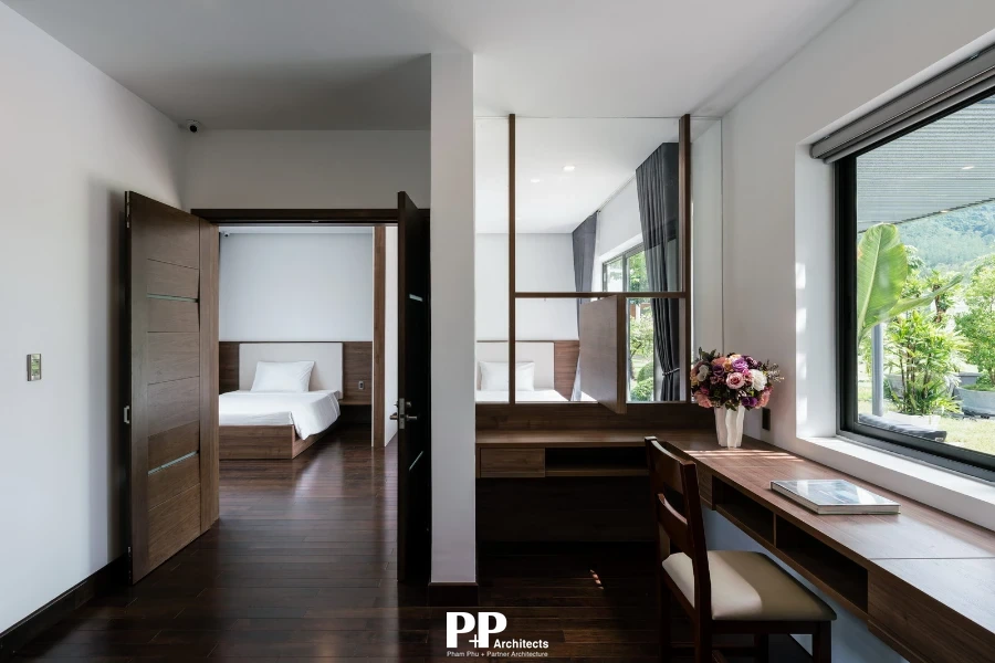 Thiết kế villa biệt thự xanh Nha Trang với góc làm việc hướng ra khoảng xanh