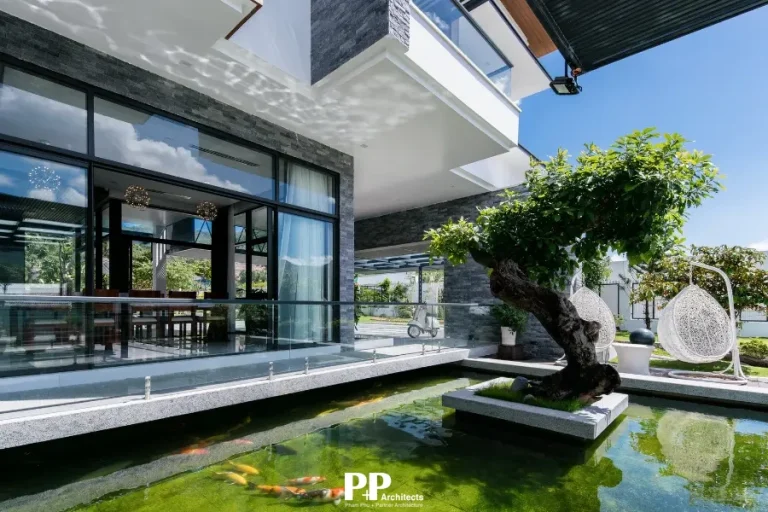 Thiết kế villa biệt thự xanh Nha Trang: 7 nguyên tắc tạo nên không gian sống có chiều sâu 25 Thiết kế villa biệt thự xanh Nha Trang với hồ nước và cây xanh trong sân vườn