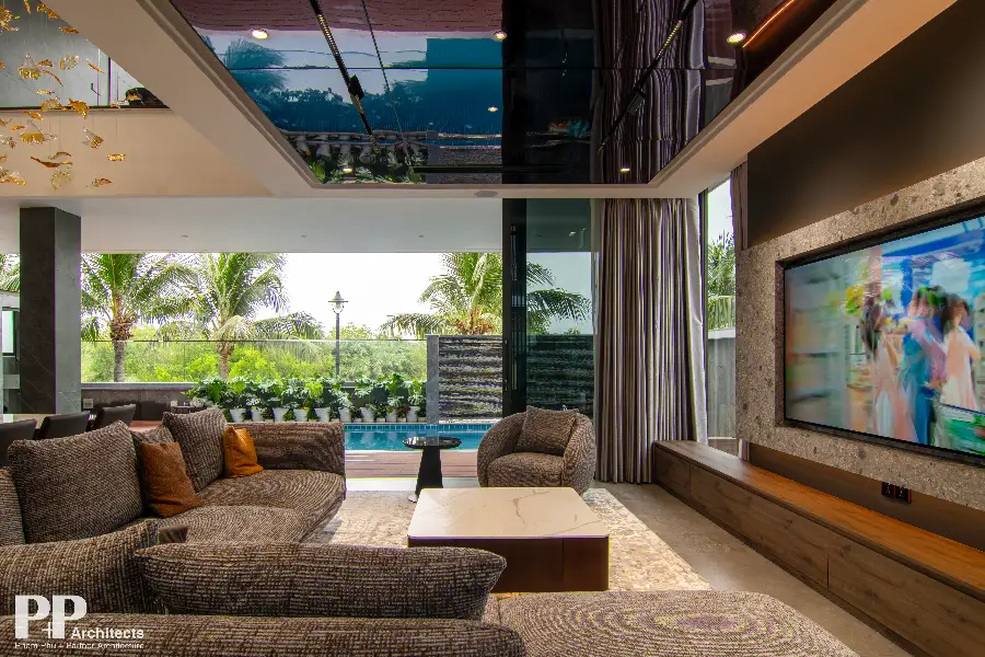 Thiết kế villa biệt thự Nha Trang có sân trong với không gian phòng khách mở rộng tầm nhìn ra thiên nhiên